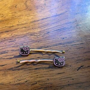 Vintage Sanrio Hello Kitty Bobby pins (2) in good condition